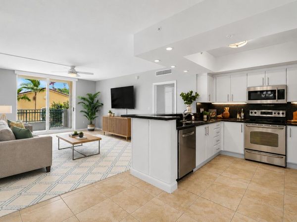 403 S Sapodilla Avenue, Unit 307, West Palm Beach, FL 33401