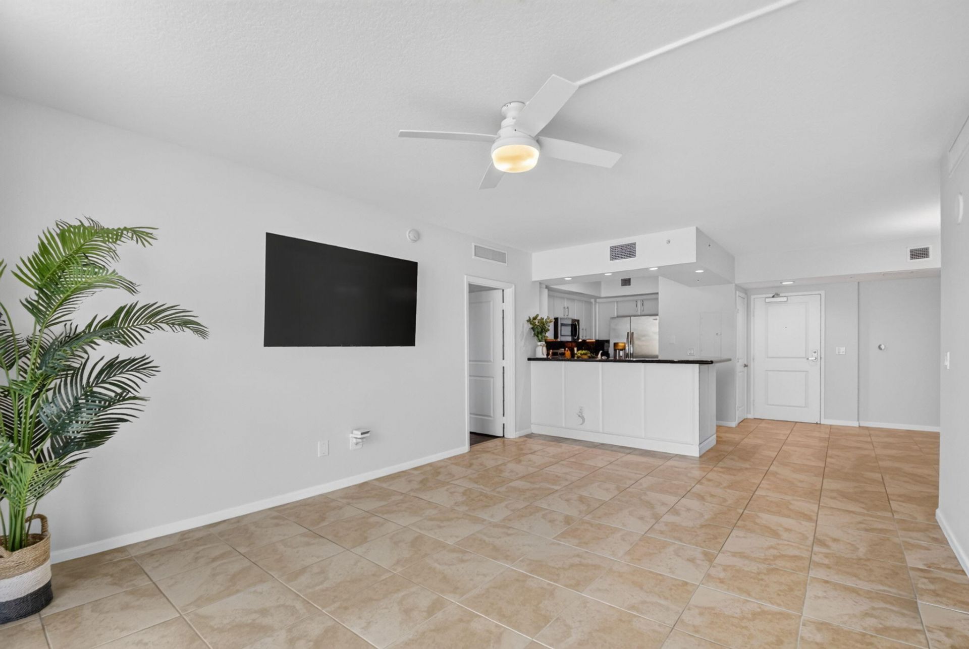 403 S Sapodilla Avenue, Unit 307, West Palm Beach, FL 33401 Photo