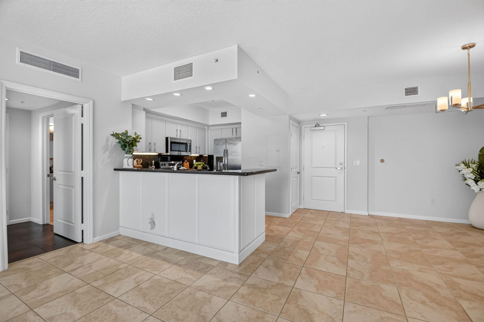 403 S Sapodilla Avenue, Unit 307, West Palm Beach, FL 33401 Photo