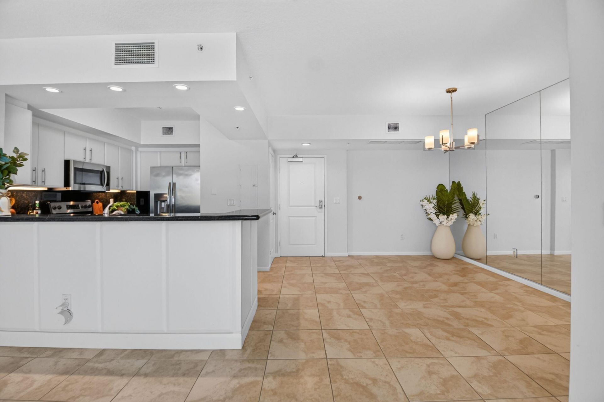 403 S Sapodilla Avenue, Unit 307, West Palm Beach, FL 33401 Photo