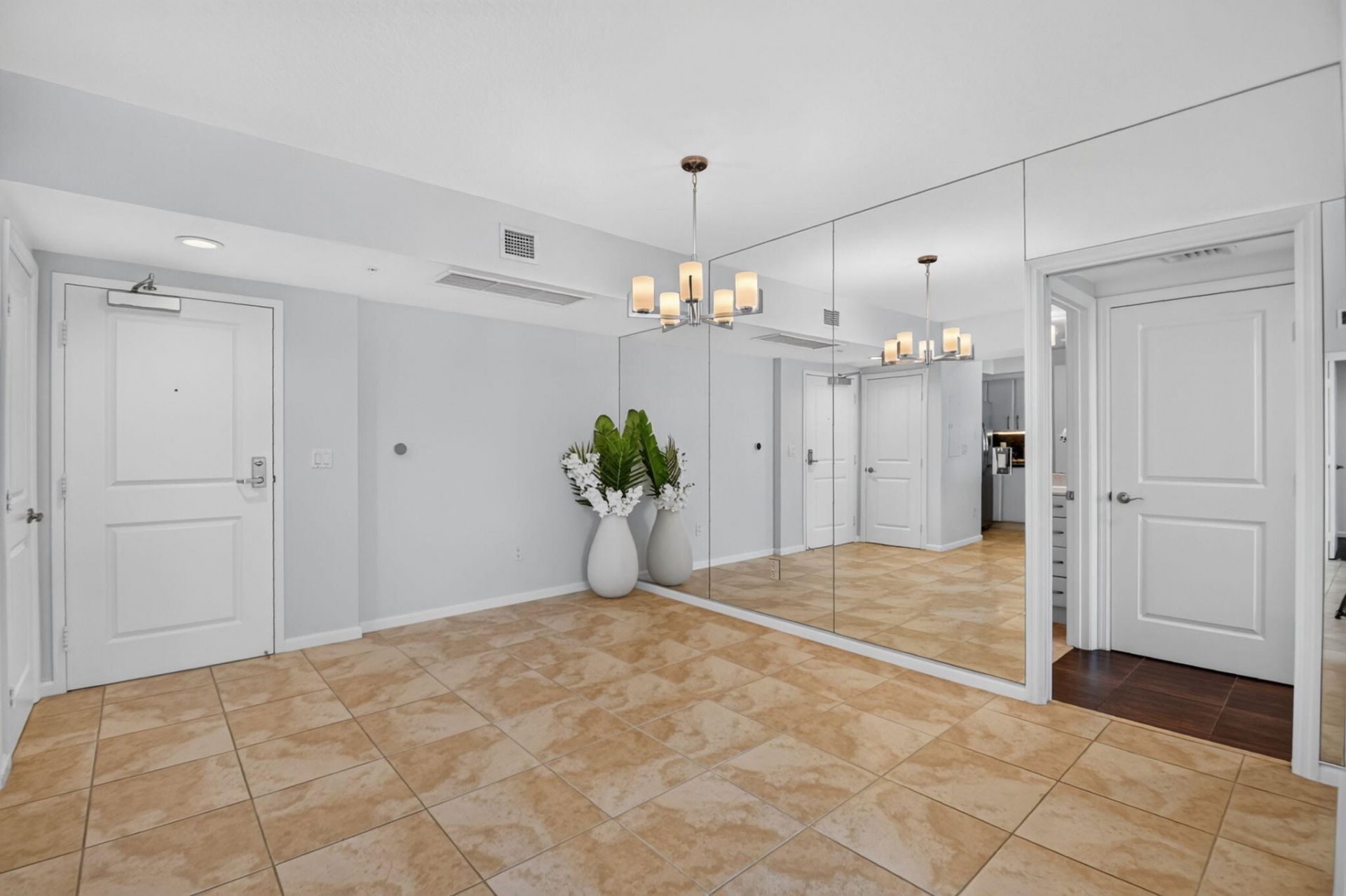 403 S Sapodilla Avenue, Unit 307, West Palm Beach, FL 33401 Photo