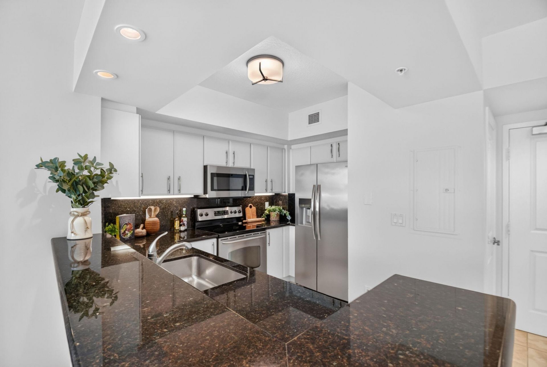 403 S Sapodilla Avenue, Unit 307, West Palm Beach, FL 33401 Photo