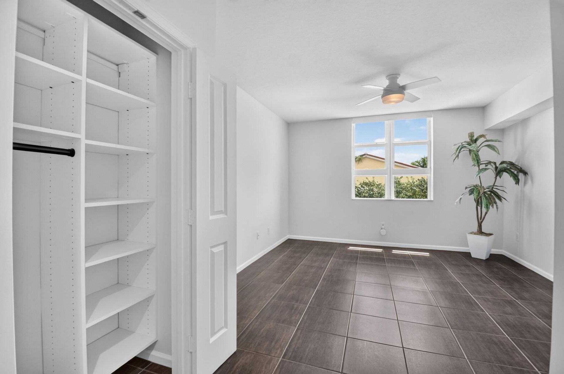 403 S Sapodilla Avenue, Unit 307, West Palm Beach, FL 33401 Photo