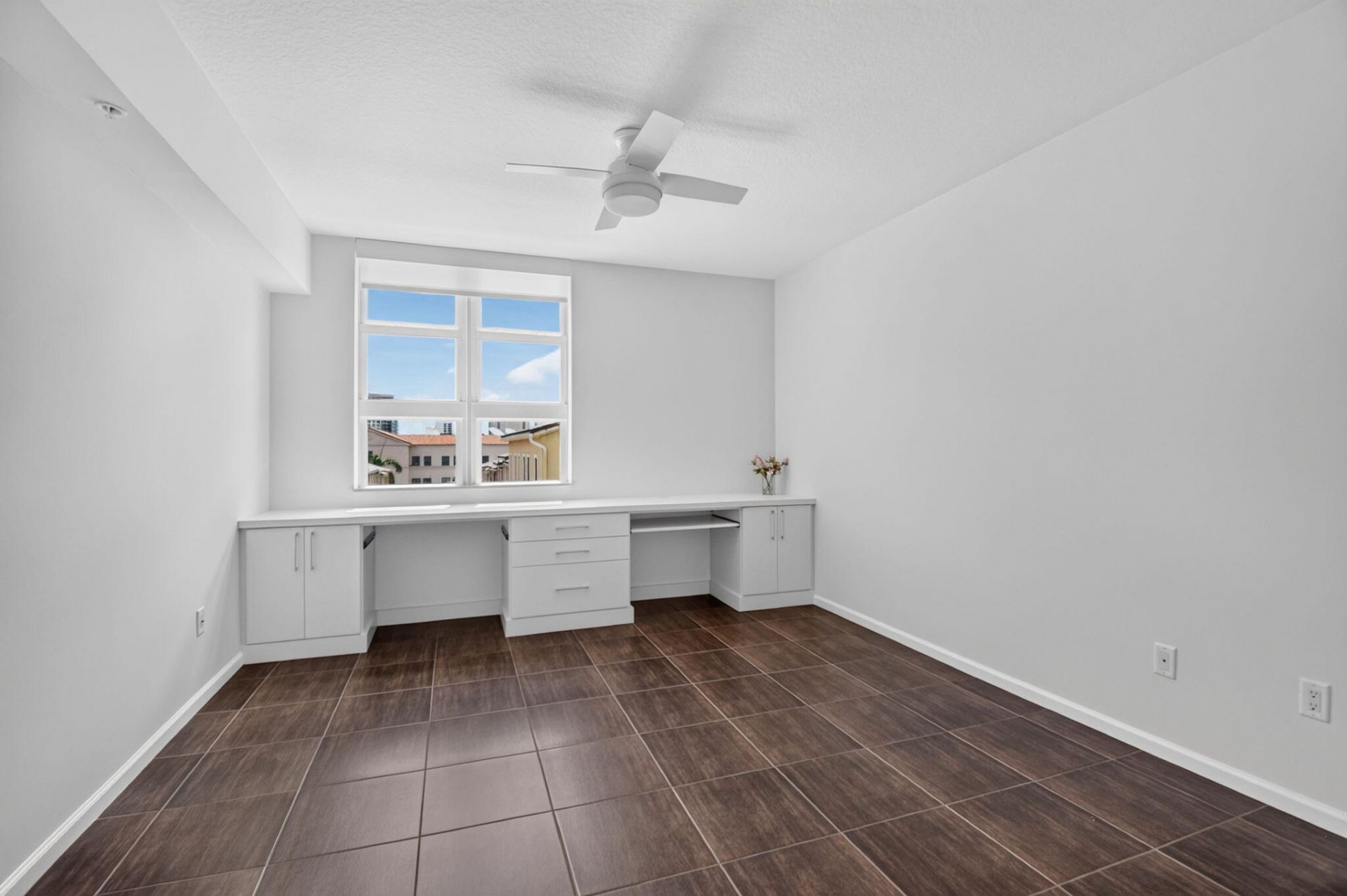 403 S Sapodilla Avenue, Unit 307, West Palm Beach, FL 33401 Photo