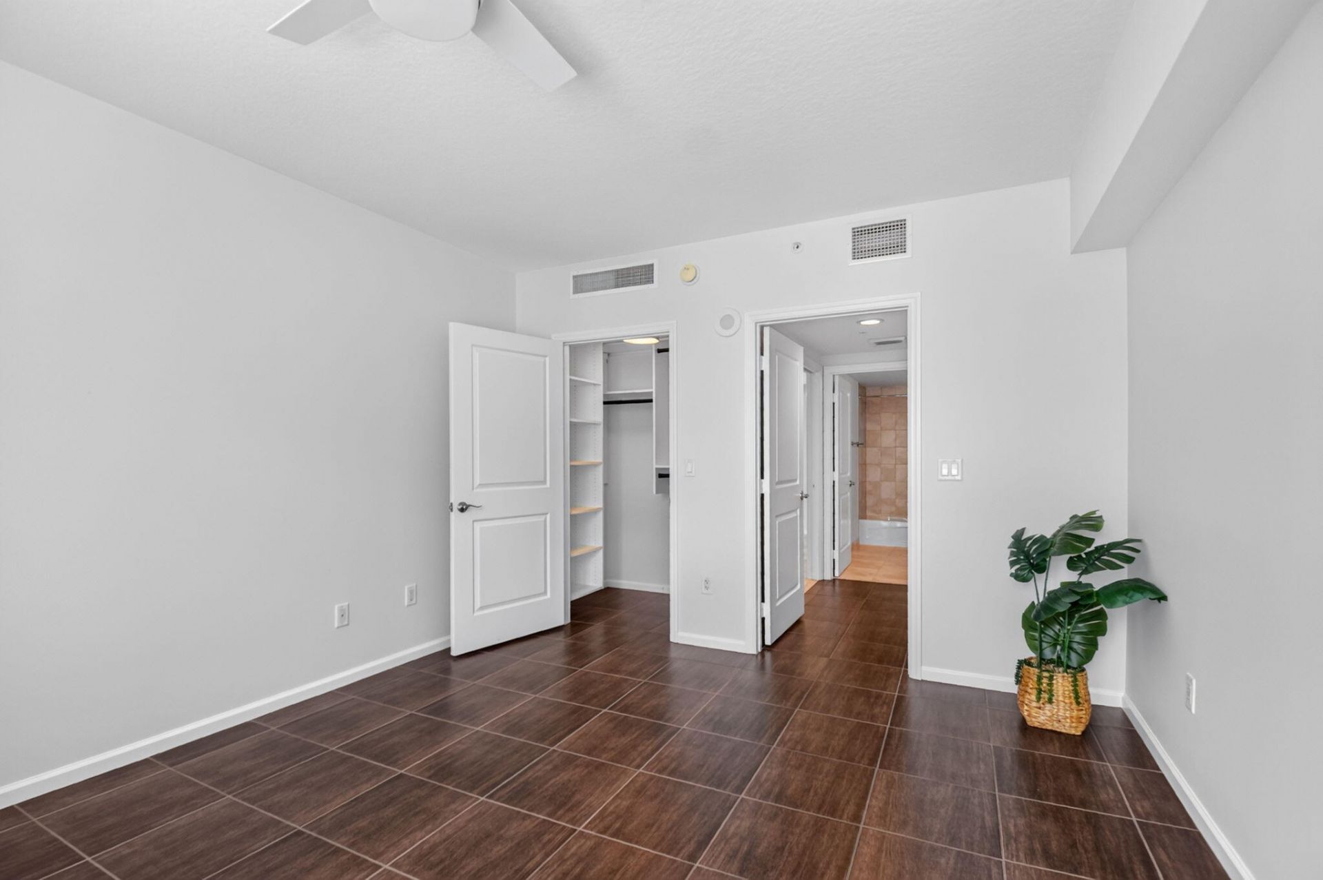 403 S Sapodilla Avenue, Unit 307, West Palm Beach, FL 33401 Photo