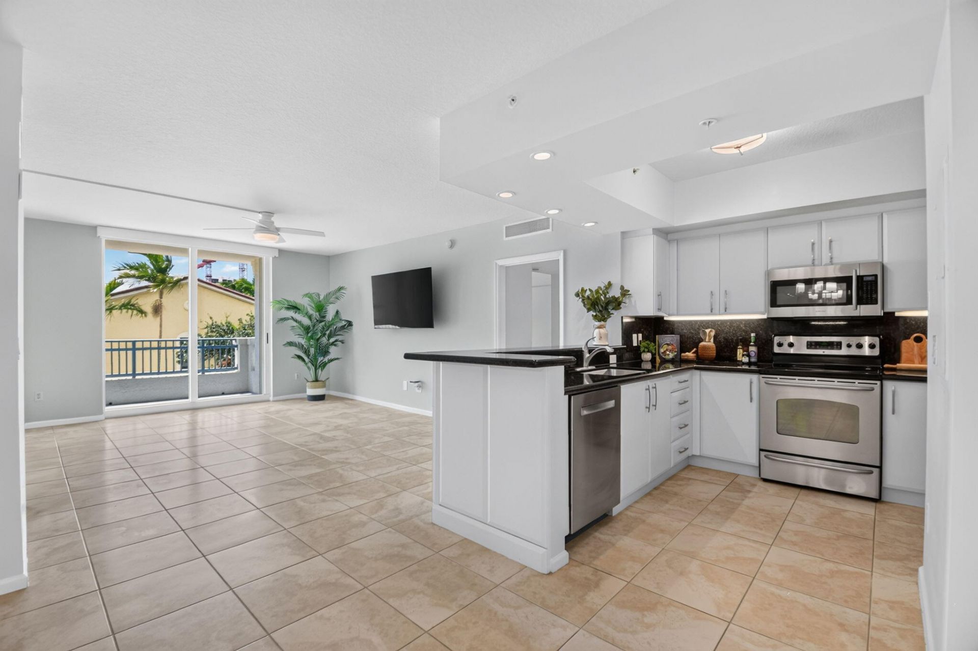 403 S Sapodilla Avenue, Unit 307, West Palm Beach, FL 33401 Photo