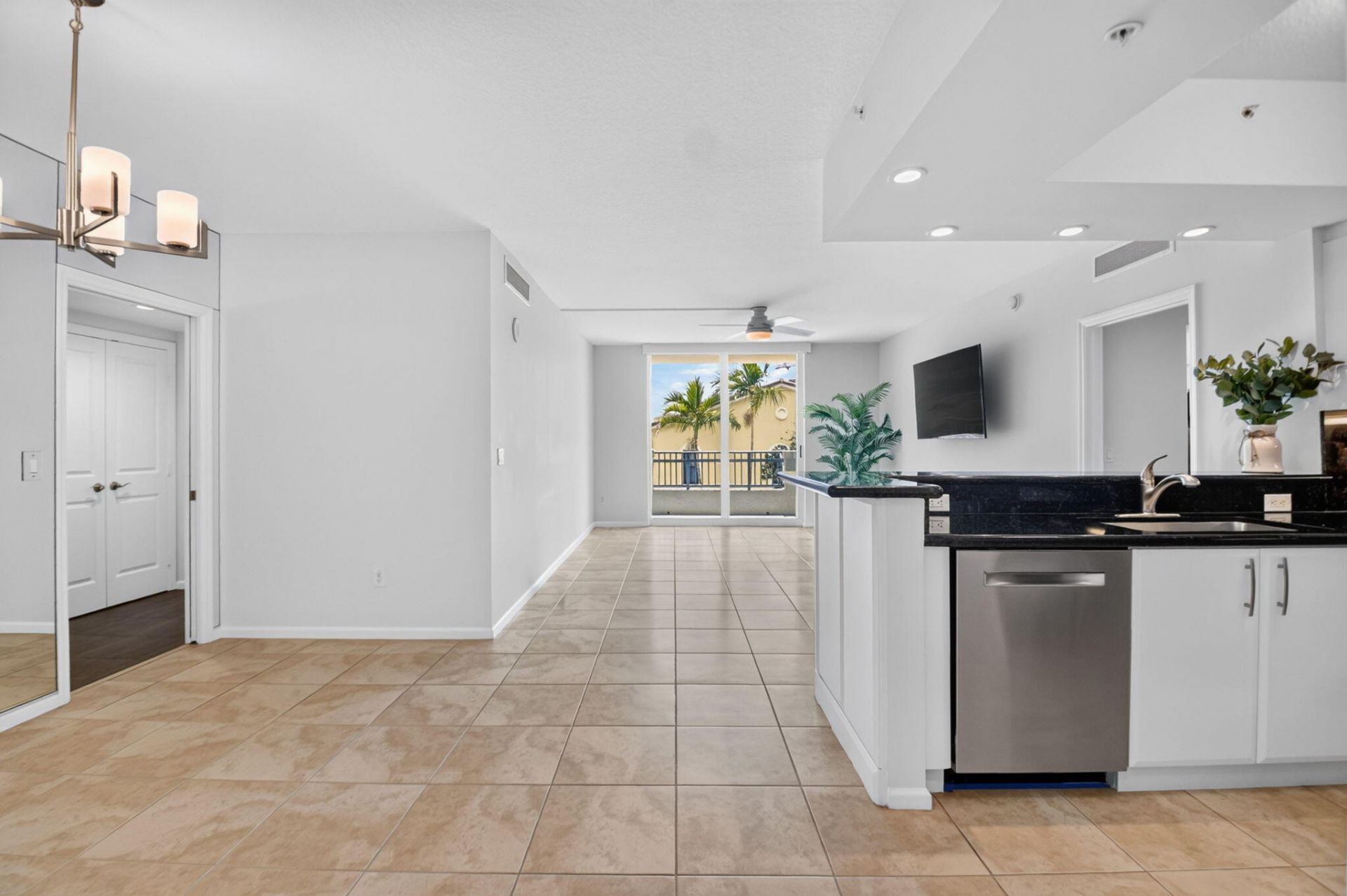 403 S Sapodilla Avenue, Unit 307, West Palm Beach, FL 33401 Photo
