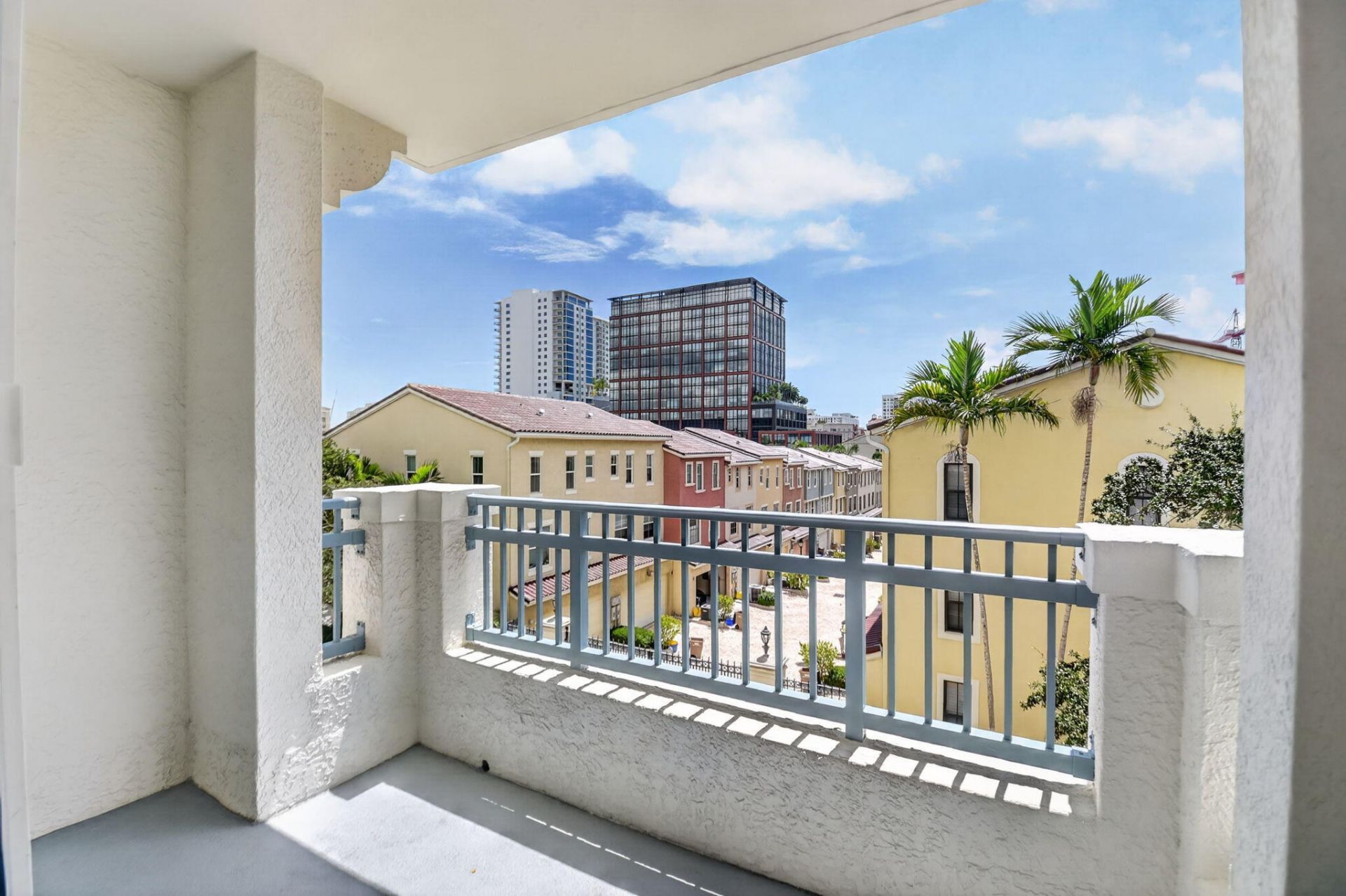 403 S Sapodilla Avenue, Unit 307, West Palm Beach, FL 33401 Photo