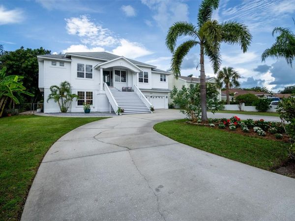 1605 GULF ROAD, TARPON SPRINGS, FL 34689