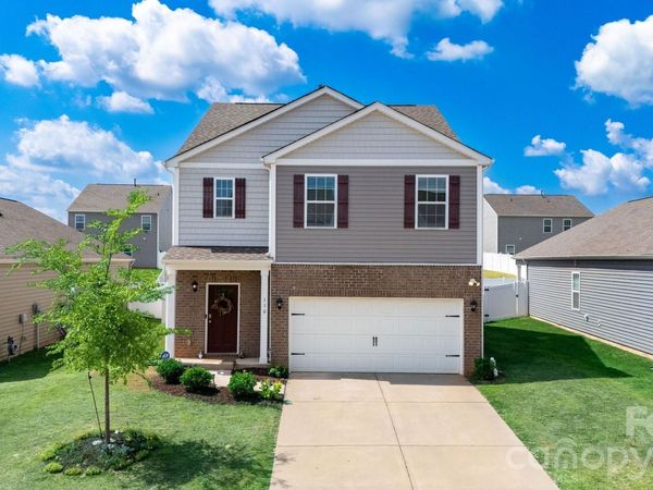 110 Meadow View Drive, Statesville, NC 28677