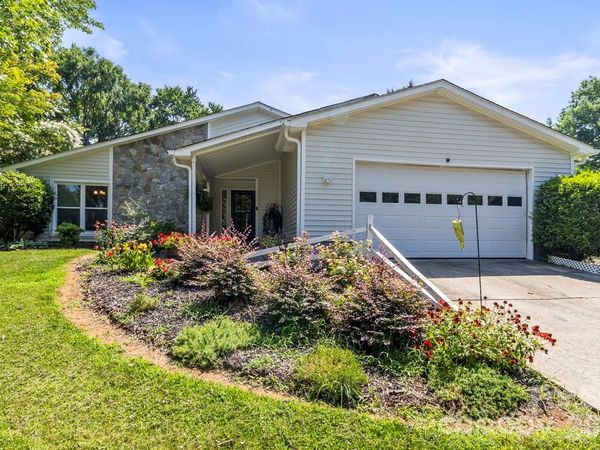 6325 Ellesmere Court, Charlotte, NC 28227