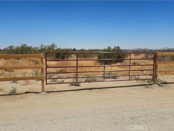 0 T6, Sun Village, CA 93543