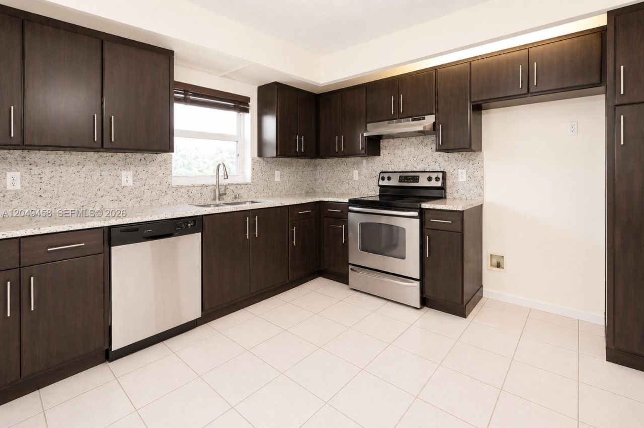 687 SE 22nd Dr , Homestead, FL 33033 Photo