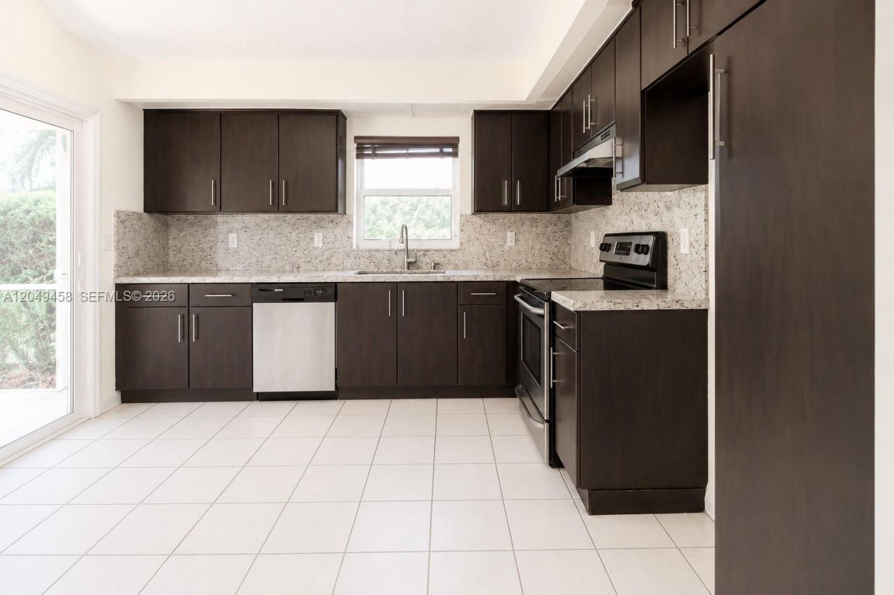 687 SE 22nd Dr , Homestead, FL 33033 Photo