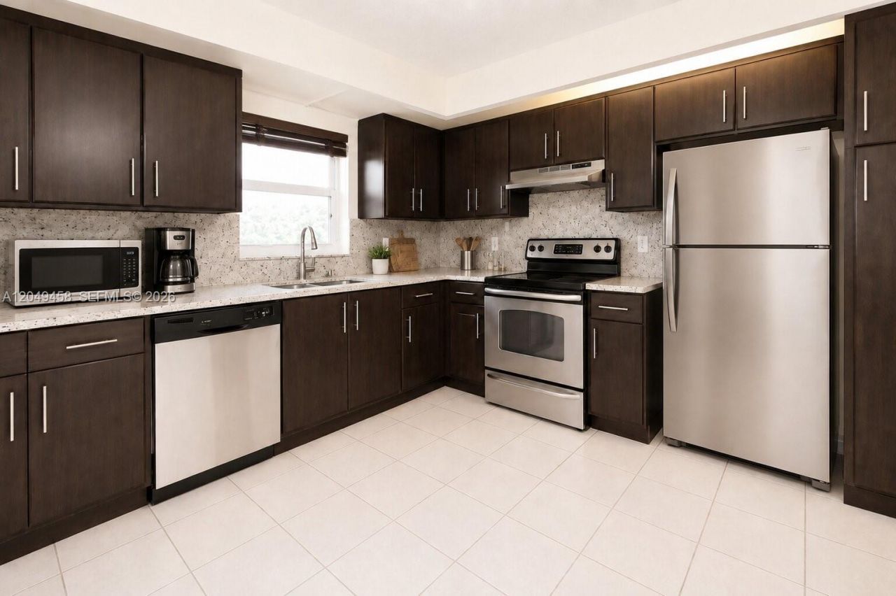 687 SE 22nd Dr , Homestead, FL 33033 Photo
