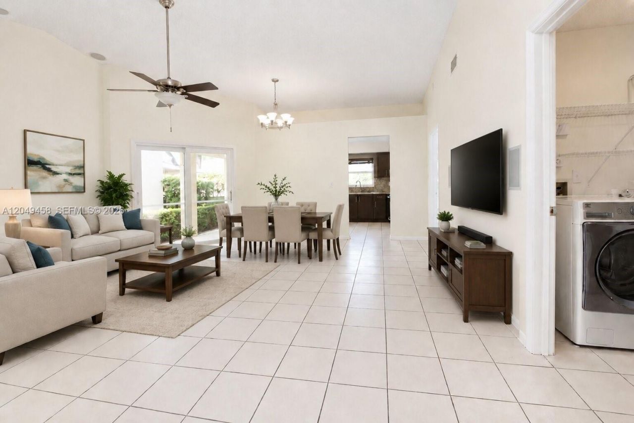 687 SE 22nd Dr , Homestead, FL 33033 Photo
