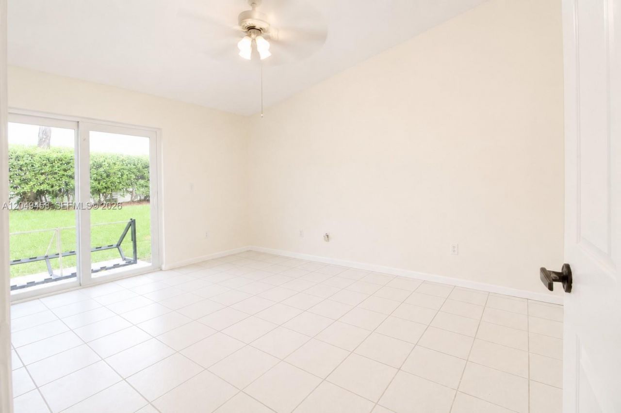 687 SE 22nd Dr , Homestead, FL 33033 Photo