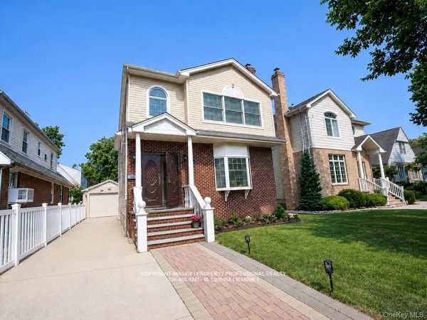 103 Holland Avenue , Floral Park, NY 11001