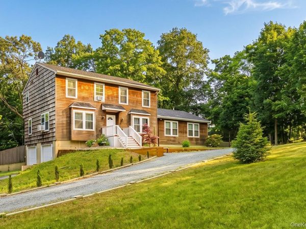 370 S Country Road, Brookhaven, NY 11719