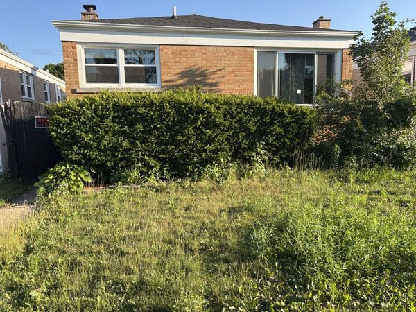 2909 W Howard Street, Chicago, IL 60645