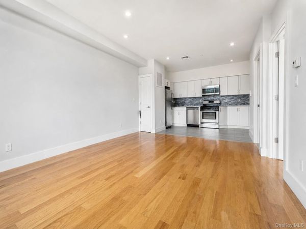 4218 bell Boulevard , Unit 3A, Bayside, NY 11361