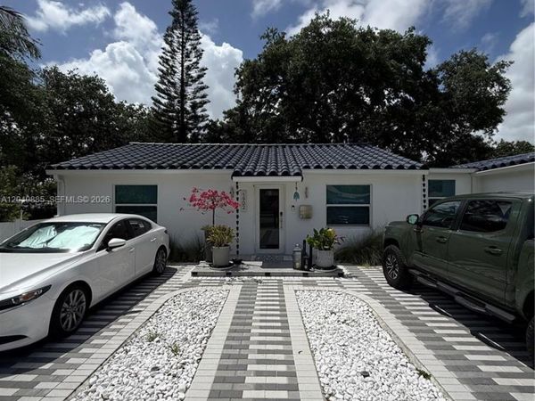 1902 N 24th Ave , Hollywood, FL 33020