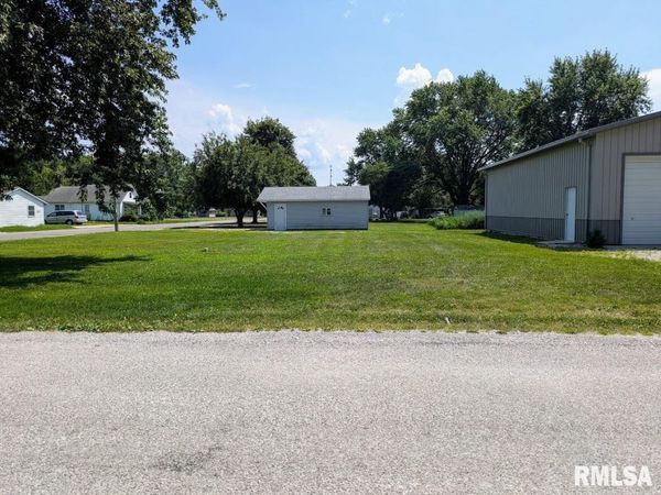 503 S 6TH Street, Girard, IL 62690