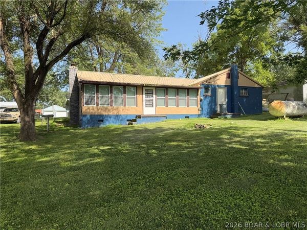 27 Phys Ed Circle, Edwards, MO 65326