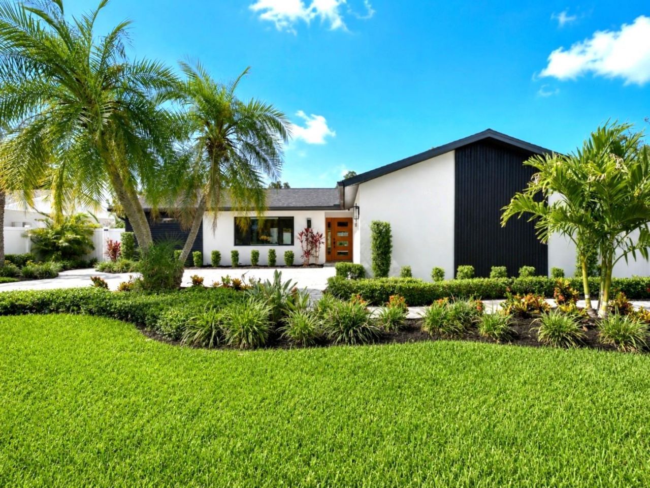 906 Samy Drive, Tampa, FL 33613 Photo