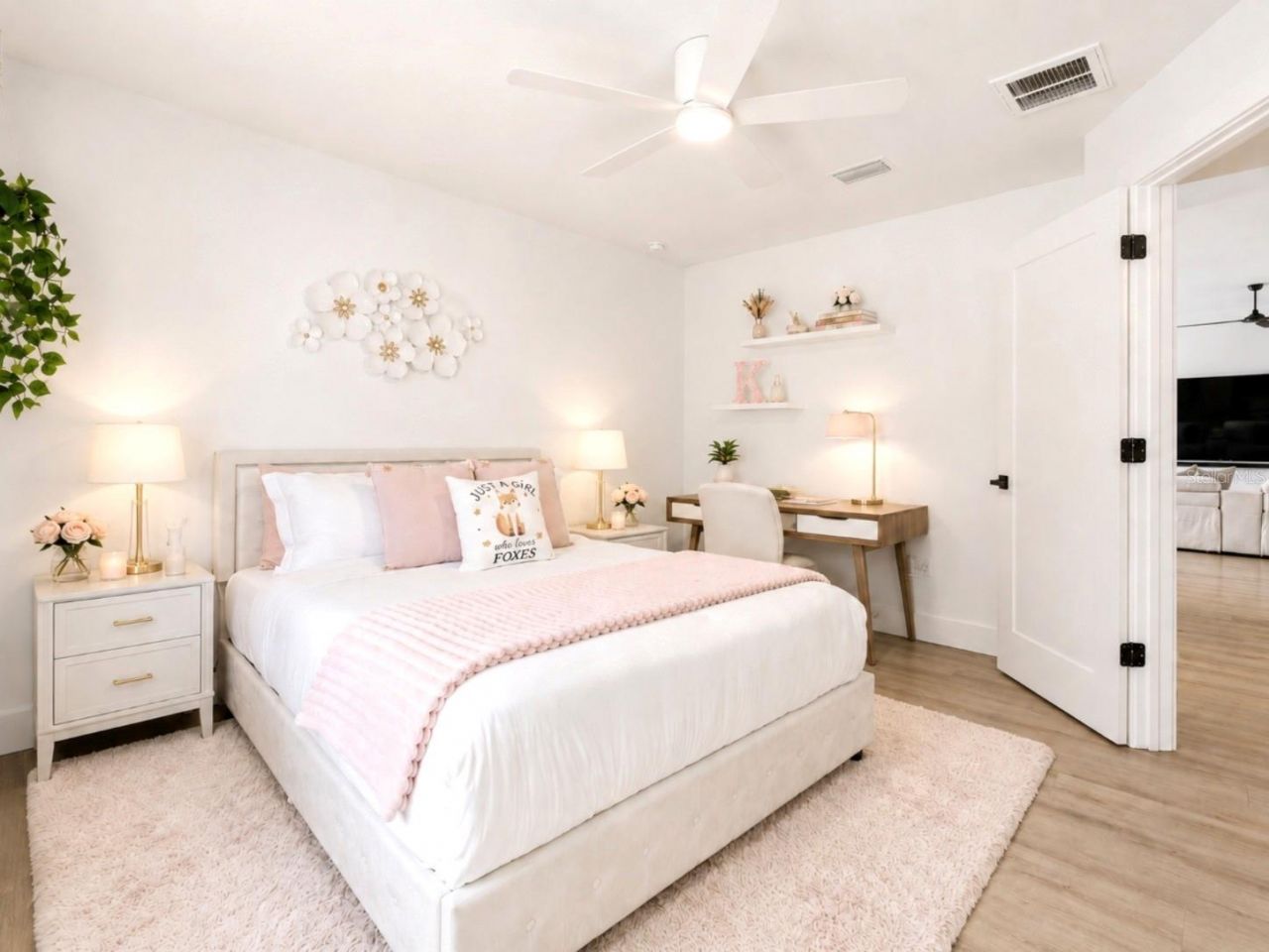 906 Samy Drive, Tampa, FL 33613 Photo