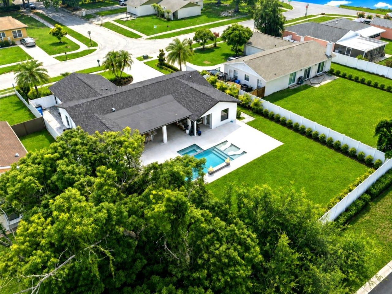 906 Samy Drive, Tampa, FL 33613 Photo