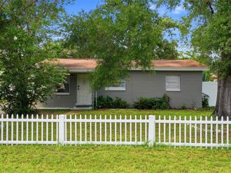 2430 N RAMONA CIRCLE  Tampa, FL 33612