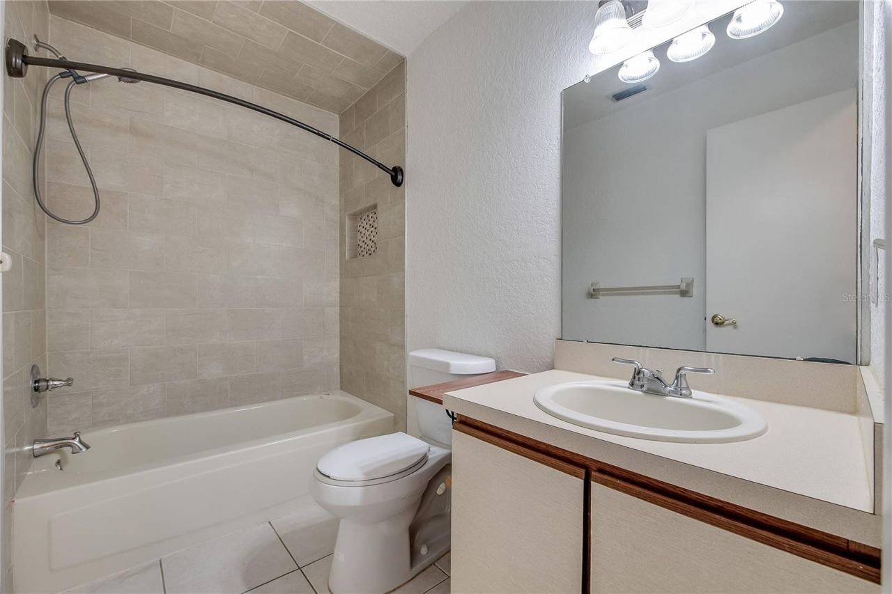 16547 Lake Brigadoon Circle , Tampa, FL 33618 Photo