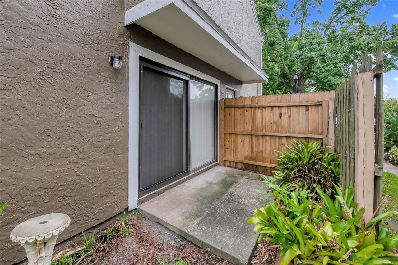 16547 Lake Brigadoon Circle , Tampa, FL 33618 Photo