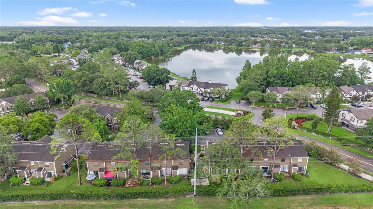 16547 Lake Brigadoon Circle , Tampa, FL 33618 Photo