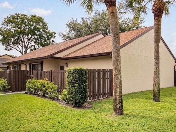 1017 Green Pine Boulevard, Unit H, West Palm Beach, FL 33409