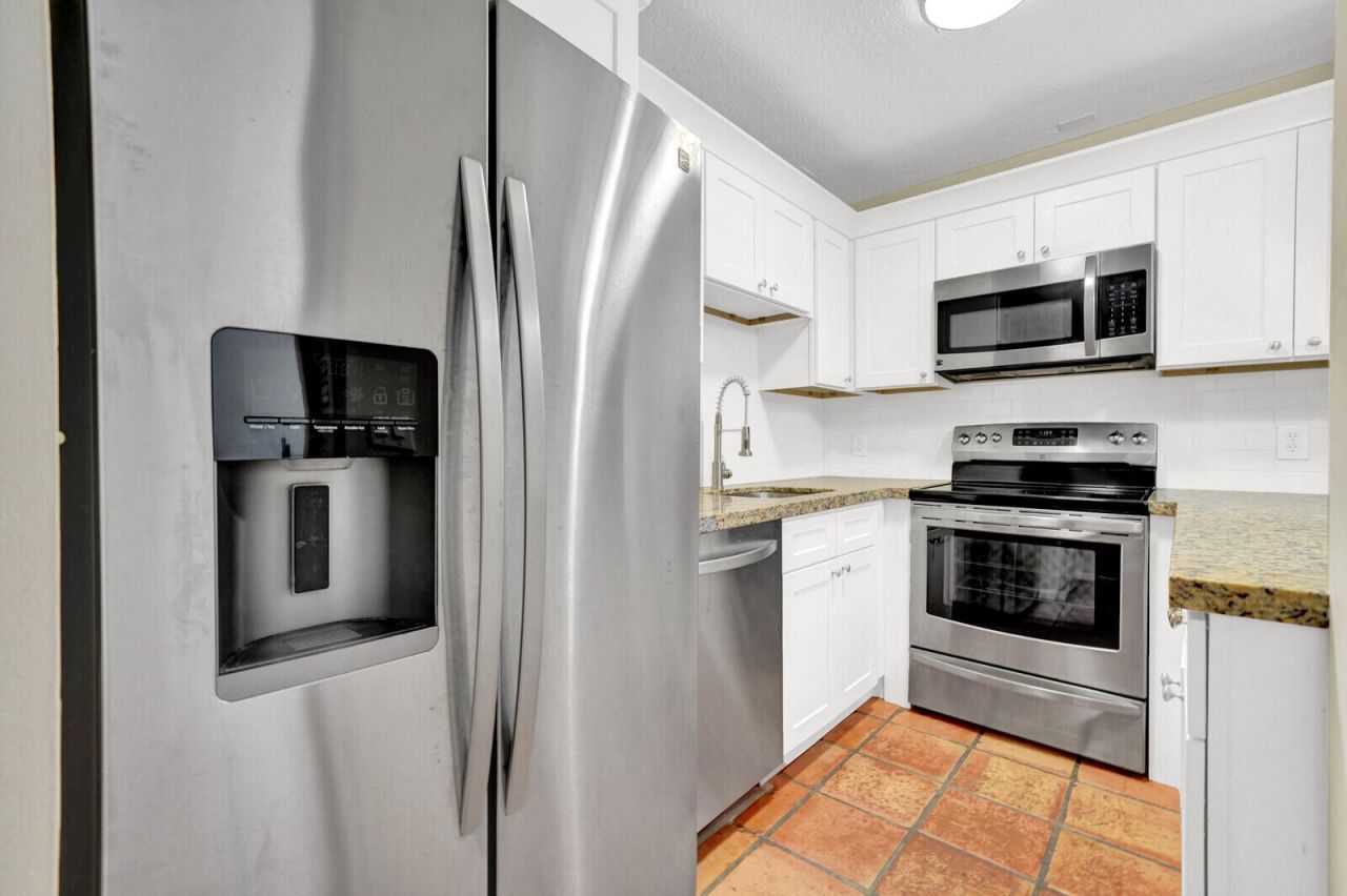 2625 Lowson Boulevard, Unit B, Delray Beach, FL 33445 Photo