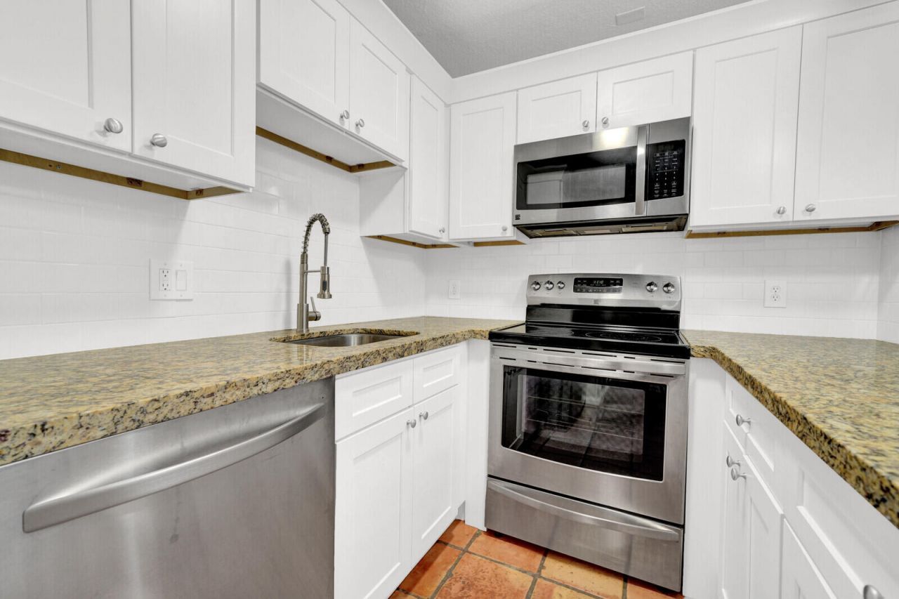 2625 Lowson Boulevard, Unit B, Delray Beach, FL 33445 Photo