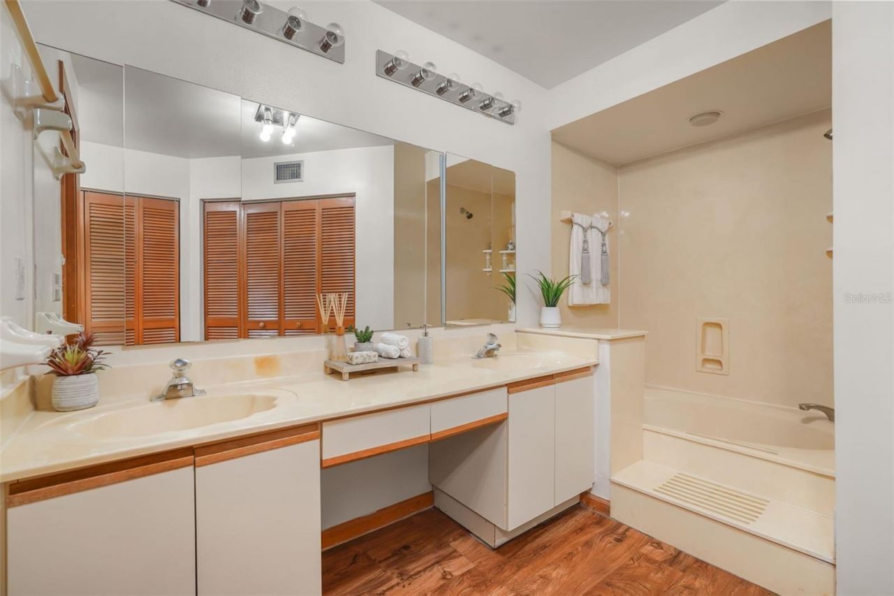 6140 Raintree Drive, Unit L3, Orlando, FL 32822 Photo