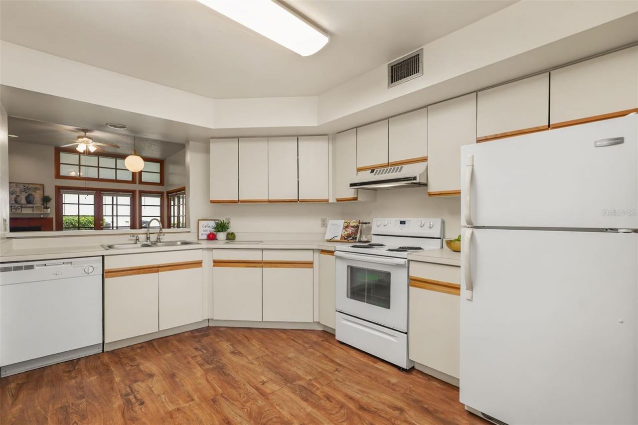 6140 Raintree Drive, Unit L3, Orlando, FL 32822 Photo