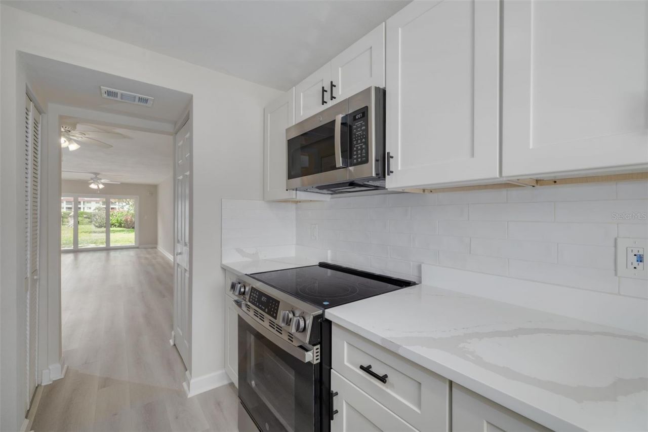 4550 Overlook Drive Ne, Unit 155, Saint Petersburg, FL 33703 Photo