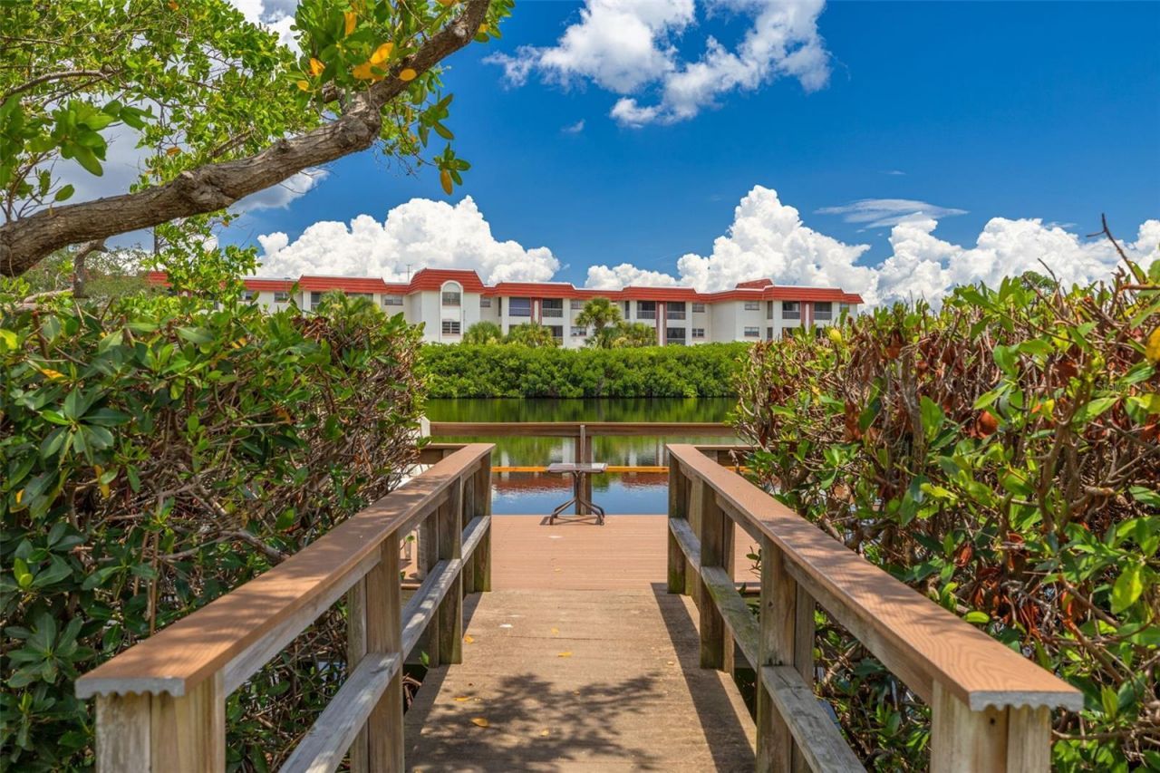 4550 Overlook Drive Ne, Unit 155, Saint Petersburg, FL 33703 Photo