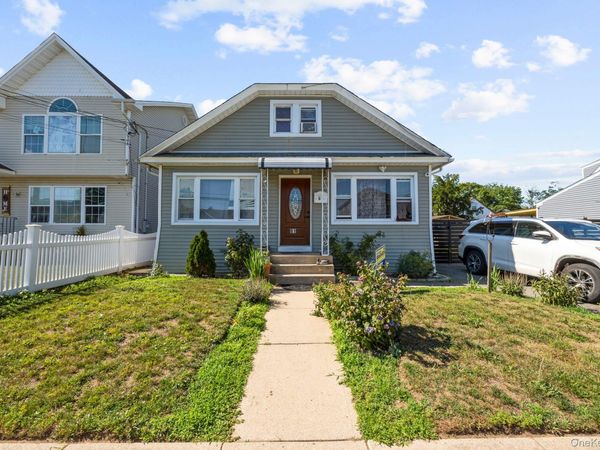 81 Allers Boulevard , Roosevelt, NY 11575