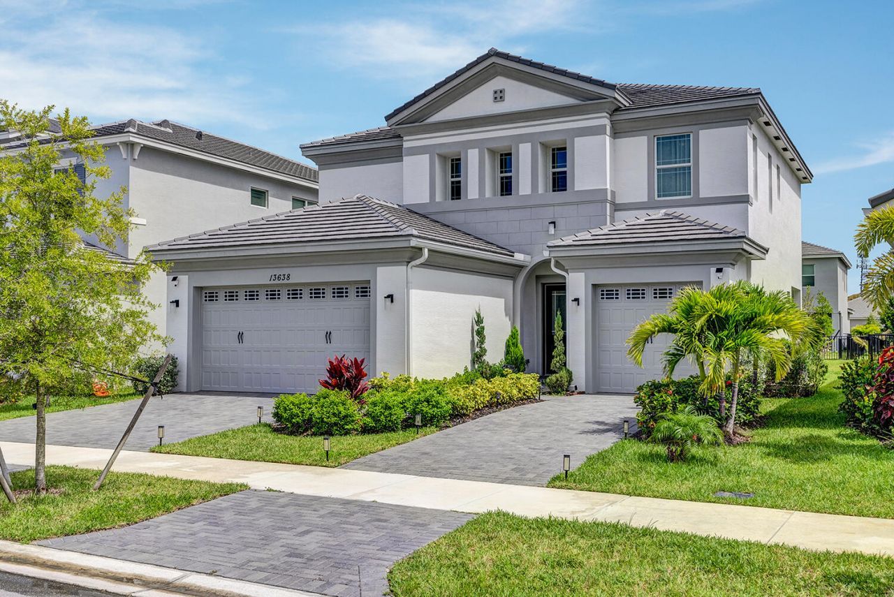 13638 Spruce Pine Drive, The Acreage, FL 33441 Photo
