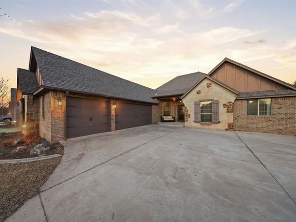 2425 Glenmere Drive, Edmond, OK 73003