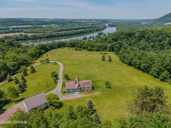 231 HERNDON SCHOOL Lane, Herndon, PA 17830
