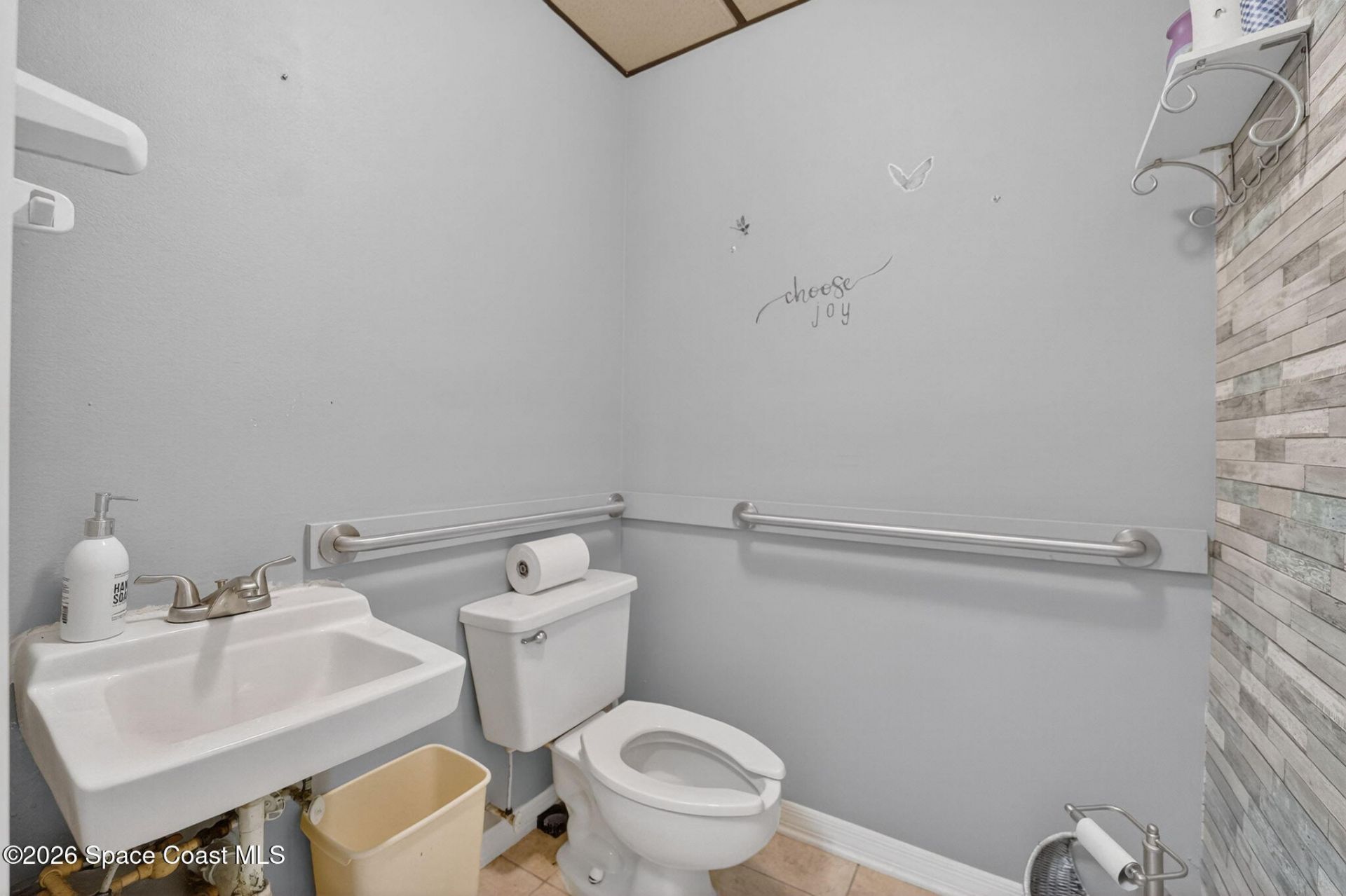 407 S Washington Avenue , Unit 1, Titusville, FL 32796 Photo