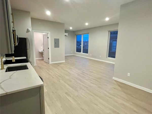 289 Main , Unit 305, Poughkeepsie, NY 12601