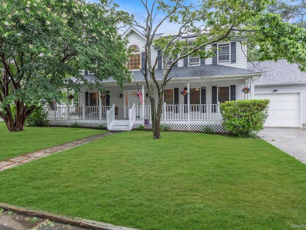 47 Wendy Drive , Farmingville, NY 11738