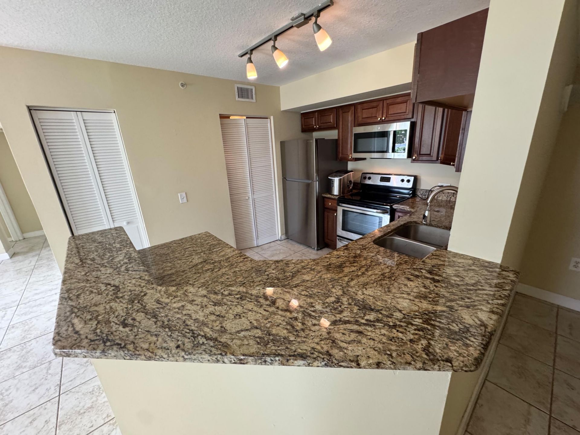 201 Villa Circle, Unit 201, Boynton Beach, FL 33435 Photo